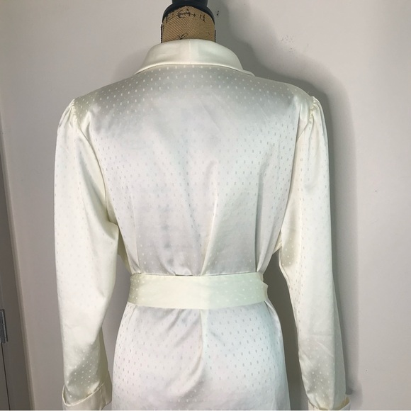 Vtg Victoria's Secret Gold Crown Label Satin Robe w/ belt Size Large Ivory 70s - Picture 6 of 13